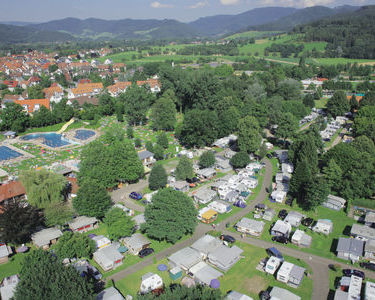 Luftbild Camping Kirchzarten mit Umgebung (Copyright: Camping Kirchzarten)